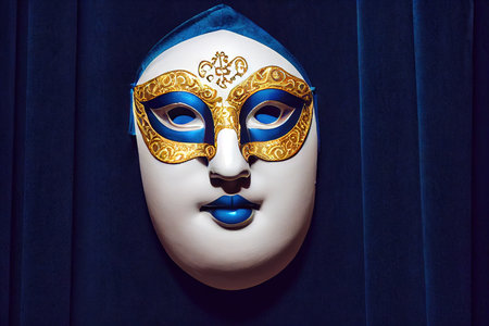 Theatrical mask with indistinguishable emotion, art masqueradeの素材
