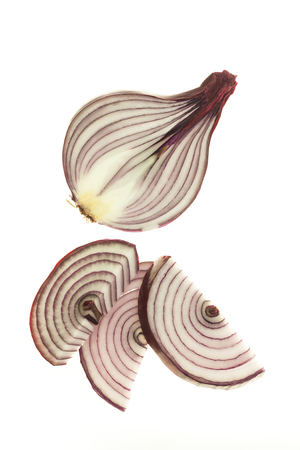 sliced ââred onion on white backgroundの写真素材