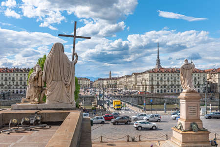 Turin, Italy. May 12, 2021. View from the Gran Madre di Dio Church of car traffic on Corso Casale and the Vittorio Emanuele I Bridgeのeditorial素材