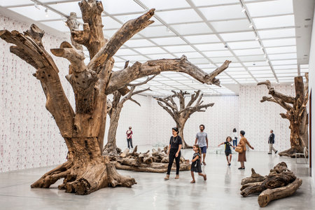 JERUSALEM ISRAEL 15 September 2017: The halls of the moderm part Israel museum, Jerusalem, Israelのeditorial素材