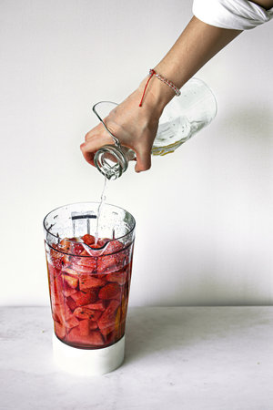 How to make strawberry watermelon lemonade juiceの写真素材