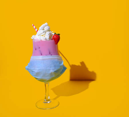 summer drink during coronavirus outbreak - covid19 conceptの写真素材