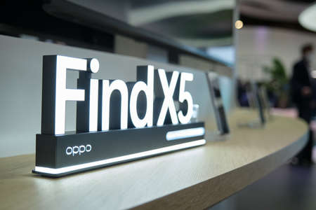 Barcelona, Spain - March 2nd 2022 - Mobile World Congress - Oppo presents Find X5 smartphoneのeditorial素材