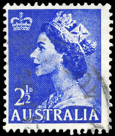 AUSTRALIA - CIRCA 1954: A Stamp printed in AUSTRALIA shows the portrait of a Queen Elizabeth II, series, circa 1954のeditorial素材