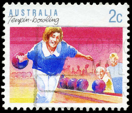AUSTRALIA - CIRCA 1989: A Stamp printed in AUSTRALIA shows the Tenpin Bowling, Sport series, circa 1989のeditorial素材