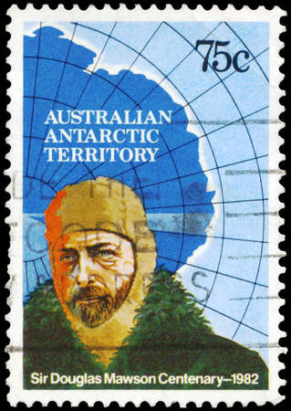 AUSTRALIA - CIRCA 1982: A Stamp printed in AUSTRALIA shows the Sir Douglas Mawson (1882-1958), centenary, circa 1982のeditorial素材