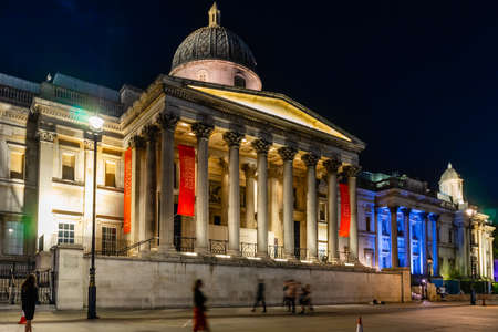 The National Gallery, Trafalgar Square at night in London, England, UK.のeditorial素材