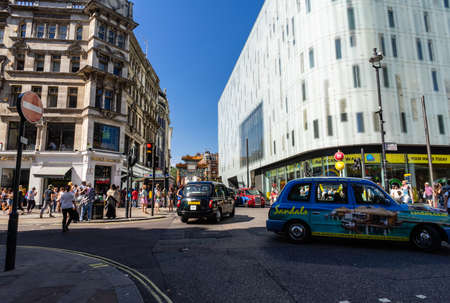Chinatown gate in London, England, UK.のeditorial素材