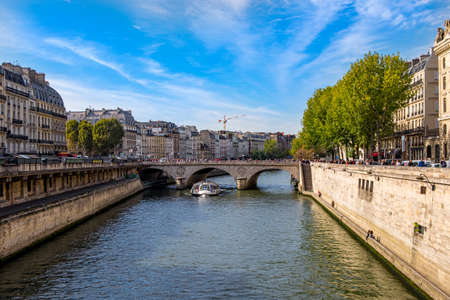 Saint Michel bridge in Paris, Franceのeditorial素材