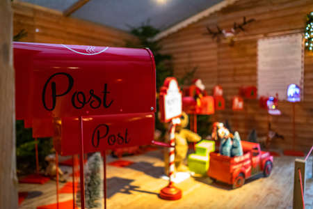 Santa Claus house, Place du Capitole on christmas in Toulouse, France.のeditorial素材