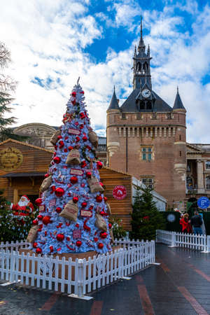 Santa Claus house, Place du Capitole on christmas in Toulouse, France.のeditorial素材