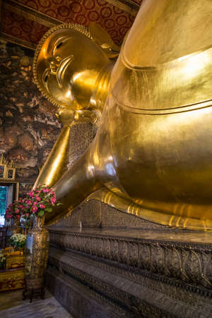Reclining Buddha in Wat Pho, Bangkok, Thailandのeditorial素材