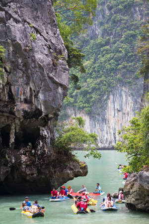 PHANG NGA BAY, THAILAND - CIRCA SEPTEMBER 2015: Tourist kayaking tours in Phang Nga Bay of Andaman sea, Thailandのeditorial素材