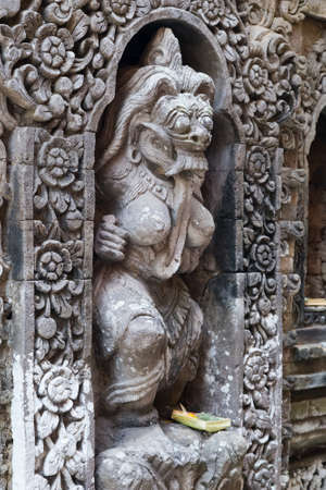 Balinese Hindu statues in Ubud Palace, Gianyar, Baliのeditorial素材