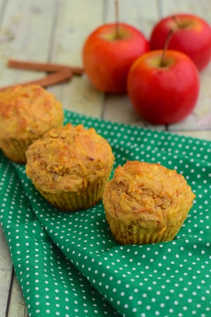 Apple cinnamon muffinsの写真素材