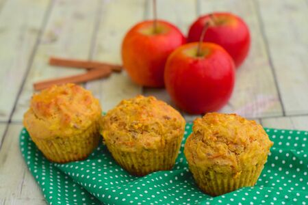 Apple cinnamon muffinsの写真素材