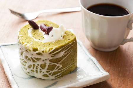 Japanese confectionery, green tea and red bean swiss rollの写真素材