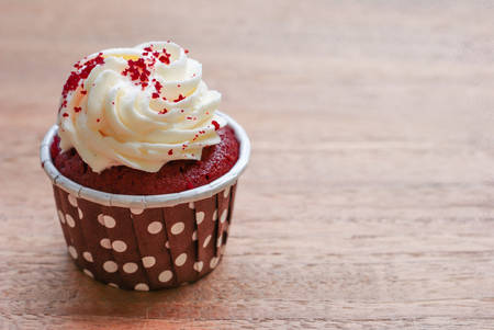 Red velvet cupcakesの写真素材