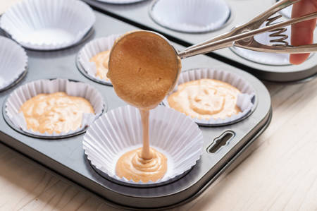 making coffee tartletsの写真素材