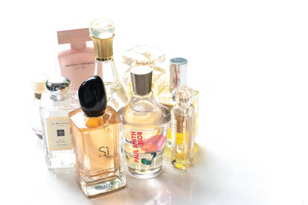 Bangkok - Thailand: 30  April 2018. Studio shot of several perfume brands against white background. Giorgio Armani Si, Dior, Paul Smith Rose, Jo Malone, Elie Saab, Narciso rodriguezのeditorial素材