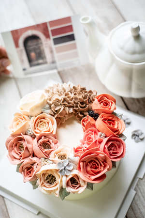 Buttercream flower cake, Happy Birthday cakeの写真素材