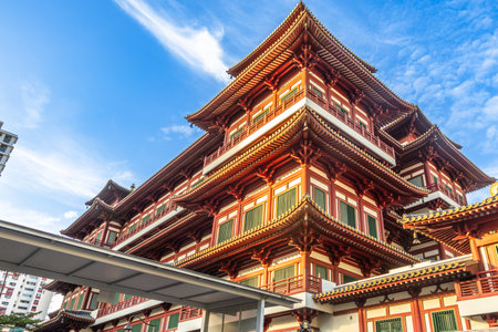 Traditional architecture of Buddha Tooth Relic Temple in the downtown of Singaporeの写真素材