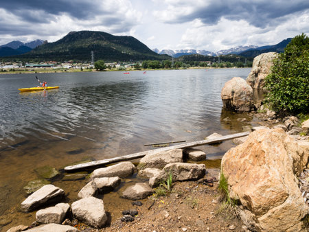 Kayakers on Lake Estes - Estes Park, Coloradoのeditorial素材