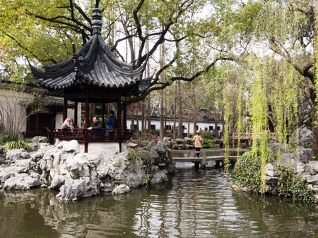 Shanghai, China - March 20, 2016: Springtime in traditional Yuyuan gardenのeditorial素材