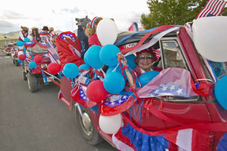 Cars decorated in red, white & blue for Independence Day Parade, in Lima Montanaのeditorial素材