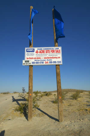 40 acres for sale sign in the desert of Southern California near Barstow Californiaのeditorial素材