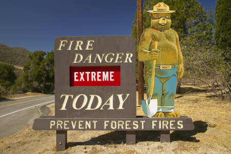 Extreme Fire Hazard proclaims Smoky the Bear near Lake Hughes Californiaのeditorial素材