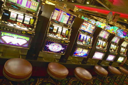 Row of slot machines in Las Vegas, NVのeditorial素材