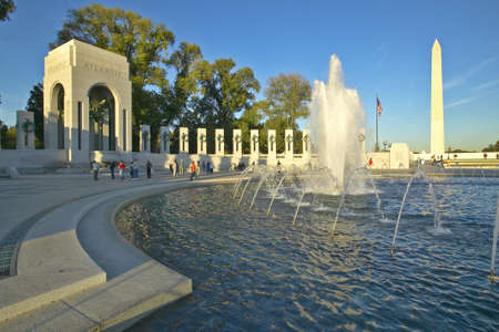 Fountains at the U.S. World War II Memorial commemorating World War II in Washington D.C. のeditorial素材