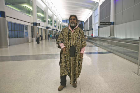 Traveler at an international airport, United Statesのeditorial素材