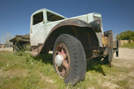 An antique abandoned truck on the roadside near Barstow, CA off of Route 58のeditorial素材