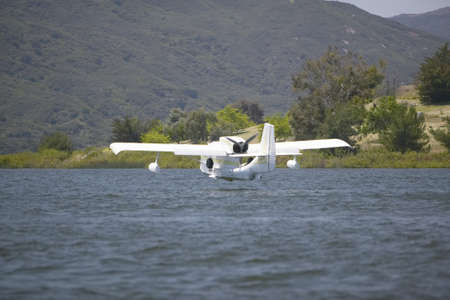 CB Amphibious seaplane landing on Lake Casitas, Ojai, Californiaのeditorial素材