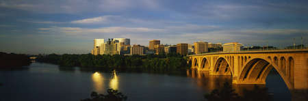 Key Bridge & Skyline View, Rosslyn, Virginia/Washington, D.C.のeditorial素材