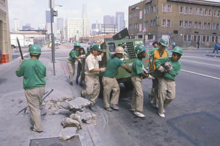 Urban cleanup crew in Los Angeles on Earth Dayのeditorial素材