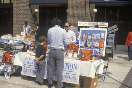 An earthquake preparation table in Los Angeles fours years prior to the Northridge quake of 1994のeditorial素材