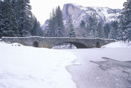 Snow Covered Bridge, Yosemite National Park, Californiaのeditorial素材