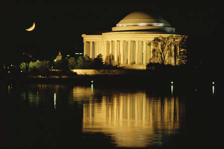 Thomas Jefferson Memorial at nightのeditorial素材