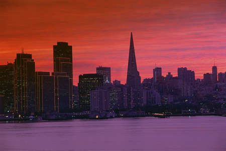 Fiery skyline of San Francisco, CAの写真素材