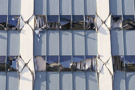 Condemned building with cracked supportsの写真素材