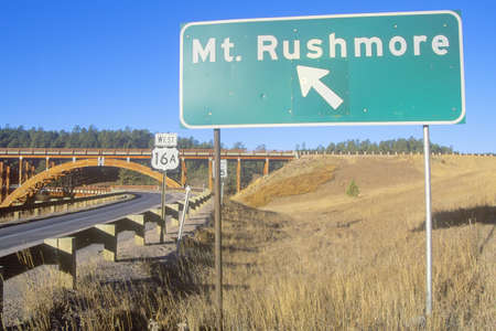 Road Sign to Mount Rushmore National Monument Near Rapid City, South Dakotaのeditorial素材