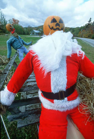 Halloween Dummy Dressed as Santa Claus, Wilmington, Vermontのeditorial素材