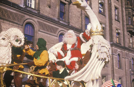 Santa Claus on Float, Macy's Thanksgiving Day Parade, New York City, New Yorkのeditorial素材