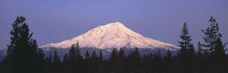 Sunrise at Mount Shasta, Californiaのeditorial素材