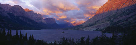 St. Mary Lake, Glacier National Park, Montanaのeditorial素材