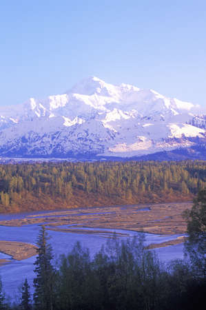 View of Mt. McKinley and Mt. Denali from George Park Highway, Route 3, Alaskaのeditorial素材