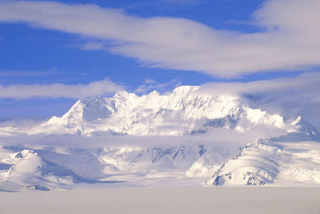 Mountain tops in St. Elias National Park and Preserve, Wrangell Mountains, Wrangell, Alaska のeditorial素材